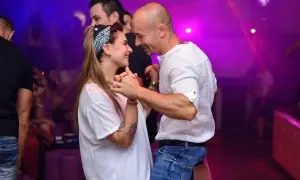 Gdzie można potańczyć w Ustroniu? Odkryj najlepsze kluby taneczne