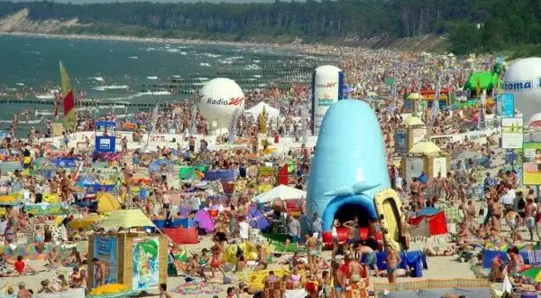 Ustka plaża wschodnia czy zachodnia - która jest lepsza dla ciebie?